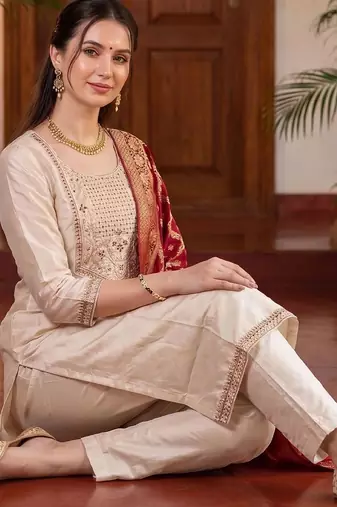 Women Ethnic Motifs Embroidered Thread Work Kurta with Trousers & With Dupatta