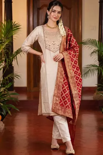 Women Ethnic Motifs Embroidered Thread Work Kurta with Trousers & With Dupatta