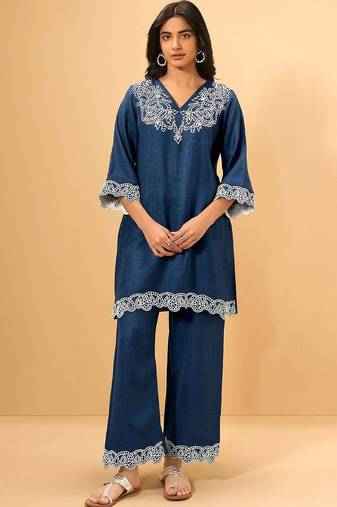 Women Ethnic Motifs Embroidered Thread Work Linen Kurta with Palazzos