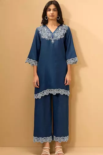 Women Ethnic Motifs Embroidered Thread Work Linen Kurta with Palazzos