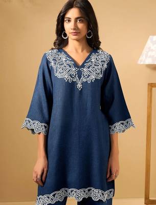 Women Ethnic Motifs Embroidered Thread Work Linen Kurta with Palazzos 4