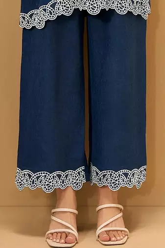 Women Ethnic Motifs Embroidered Thread Work Linen Kurta with Palazzos
