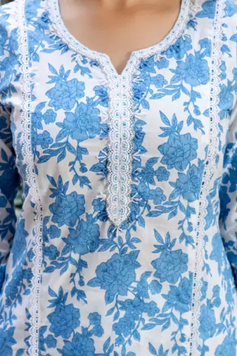 Women Floral Printed Panelled Beads and Stones Cotton Kurta with Trousers & With Dupatta