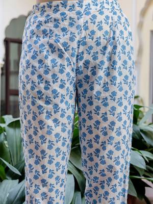 Women Floral Printed Panelled Beads and Stones Cotton Kurta with Trousers & With Dupatta 4