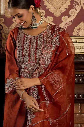 Ethnic Motifs Embroidered Zari Liva Kurta With Trousers & Dupatta