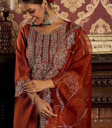 Ethnic Motifs Embroidered Zari Liva Kurta With Trousers & Dupatta