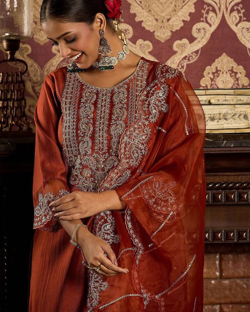 Ethnic Motifs Embroidered Zari Liva Kurta With Trousers & Dupatta