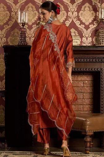 Ethnic Motifs Embroidered Zari Liva Kurta With Trousers & Dupatta