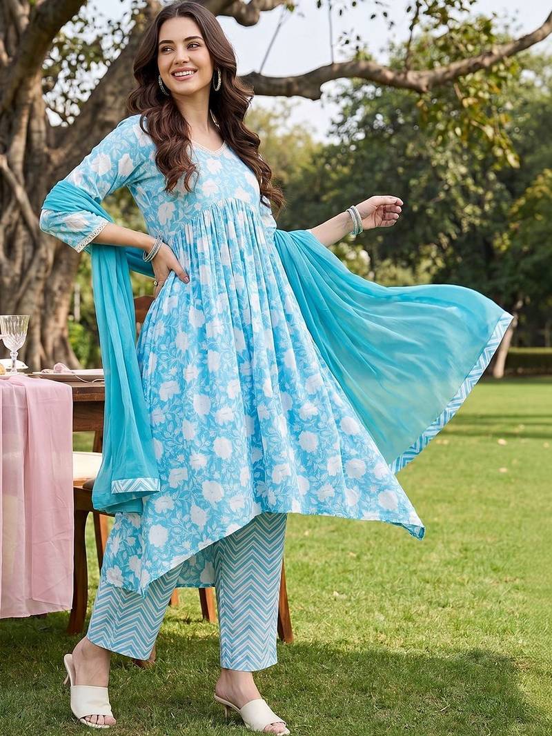 Women Floral Printed Empire Cotton Kurta With Trousers & Dupatta