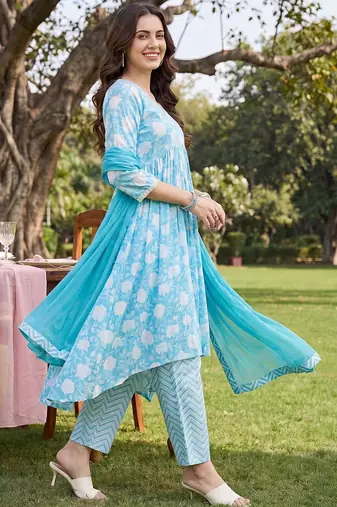 Women Floral Printed Empire Cotton Kurta With Trousers & Dupatta