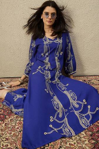 Women Ethnic Motifs Embroidered Thread Work Kurta with Trousers