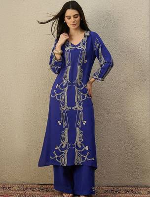 Women Ethnic Motifs Embroidered Thread Work Kurta with Trousers 5