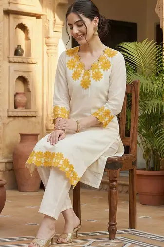 Women Floral Embroidered Thread Work Cotton Kurta with Trousers
