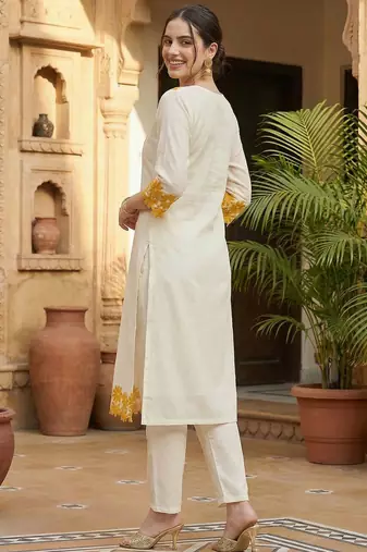 Women Floral Embroidered Thread Work Cotton Kurta with Trousers