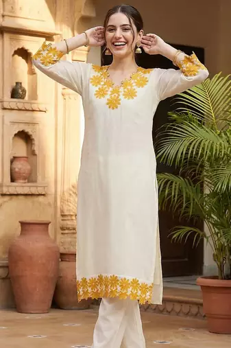 Women Floral Embroidered Thread Work Cotton Kurta with Trousers