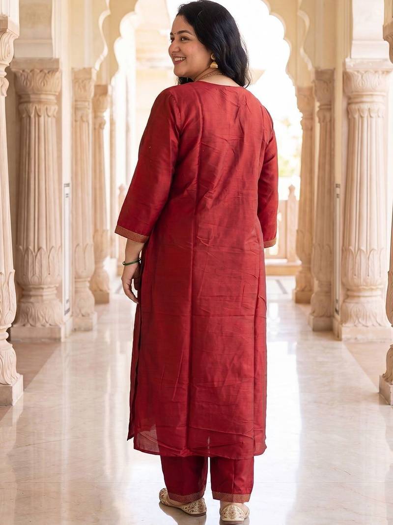 Women Thread Work Kurta with Trousers & With Dupatta