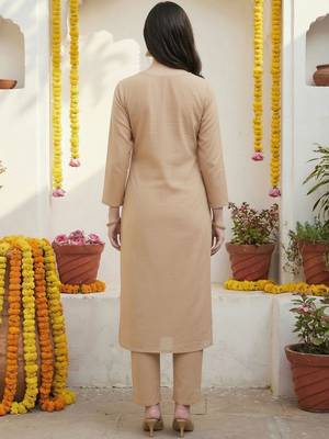 Women Floral Embroidered Thread Work Kurta with Trousers & With Dupatta 4