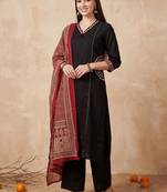 Women Ethnic Motifs Embroidered Thread Work Cotton Kurta with Trousers & With Dupatta