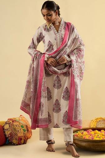 Women Floral Printed Thread Work Cotton Kurta with Trousers & With Dupatta