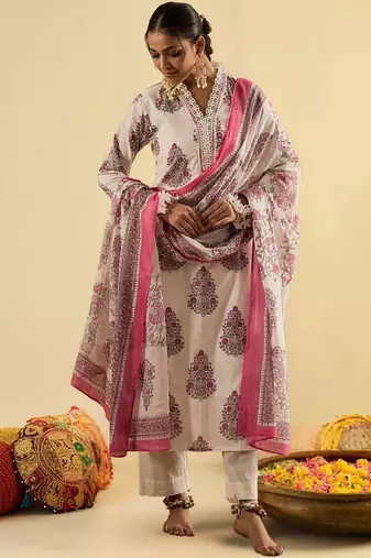 Women Floral Printed Thread Work Cotton Kurta with Trousers & With Dupatta