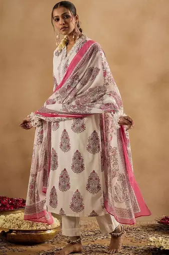 Women Floral Printed Thread Work Cotton Kurta with Trousers & With Dupatta