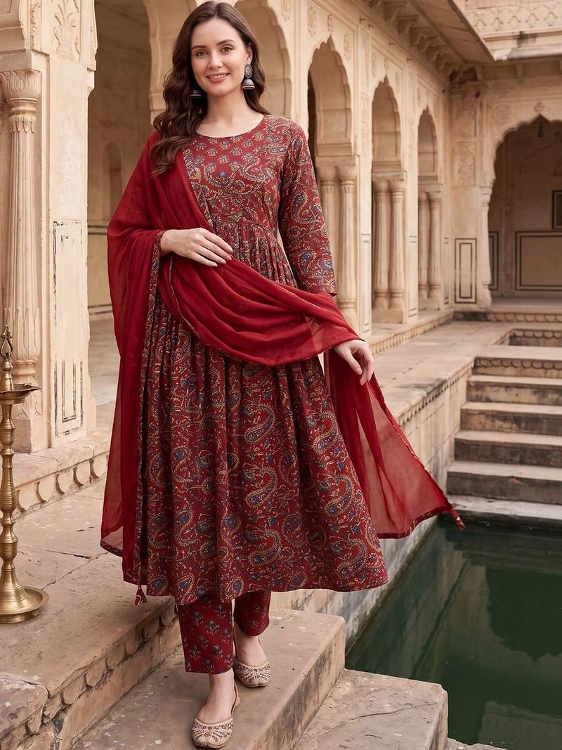 Women Paisley Printed Cotton Kurta with Trousers & With Dupatta