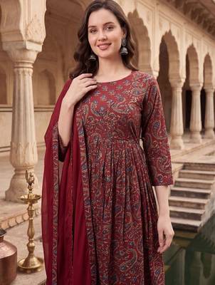 Women Paisley Printed Cotton Kurta with Trousers & With Dupatta 4