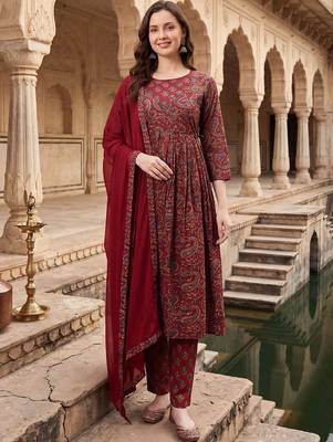 Women Paisley Printed Cotton Kurta with Trousers & With Dupatta 6