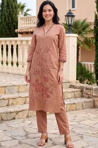 Women Ethnic Motifs Embroidered Thread Work Cotton Kurta with Trousers