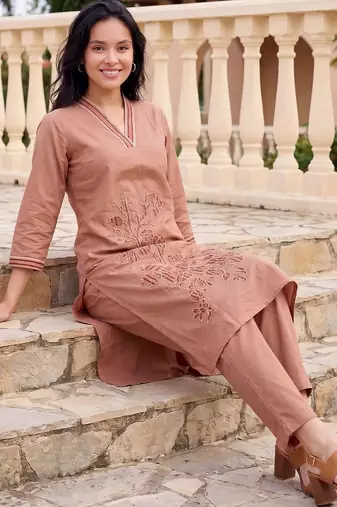 Women Ethnic Motifs Embroidered Thread Work Cotton Kurta with Trousers