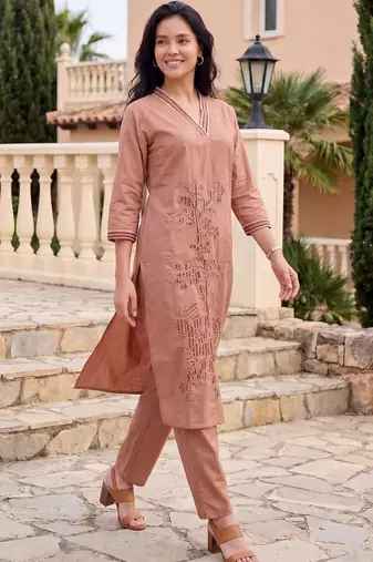 Women Ethnic Motifs Embroidered Thread Work Cotton Kurta with Trousers