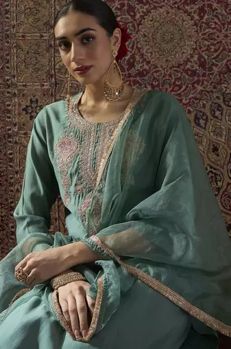 Ethnic Motifs Embroidered Thread Work Kurta With Trousers & Dupatta