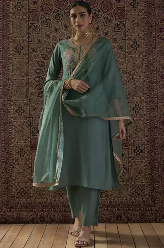 Ethnic Motifs Embroidered Thread Work Kurta With Trousers & Dupatta