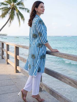 Women Printed Cotton Kurti with Trousers 4