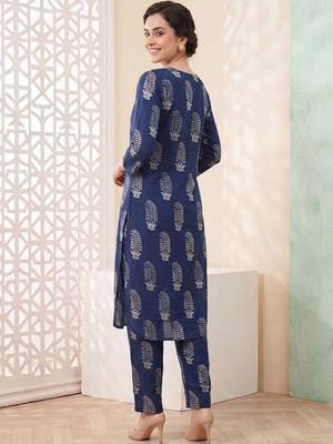 Women Ethnic Motifs Printed Beads and Stones Cotton Kurta with Trousers 4