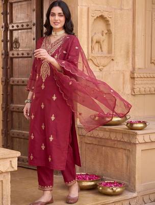Women Ethnic Motifs Embroidered Kurta with Trousers & With Dupatta 2