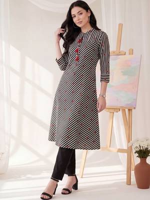 Women Printed Cotton Kurta with Trousers 1