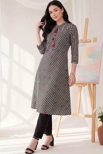 Women Printed Cotton Kurta with Trousers