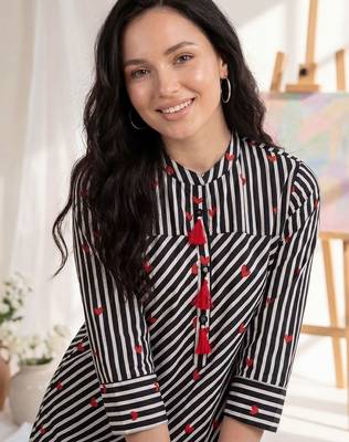 Women Printed Cotton Kurta with Trousers 2