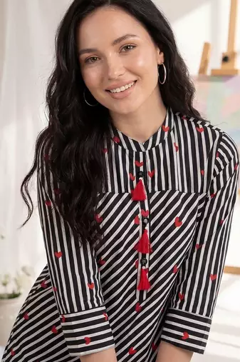 Women Printed Cotton Kurta with Trousers