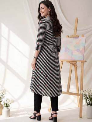 Women Printed Cotton Kurta with Trousers 4