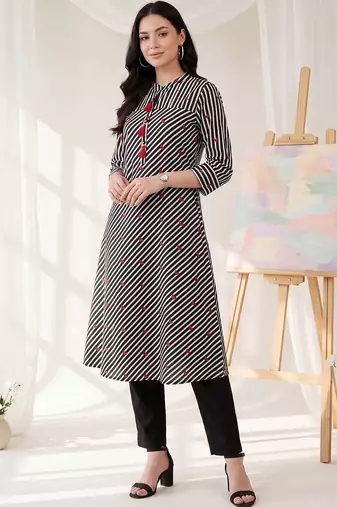 Women Printed Cotton Kurta with Trousers
