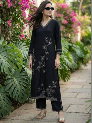 Women Floral Embroidered Thread Work Kurta with Palazzos 1