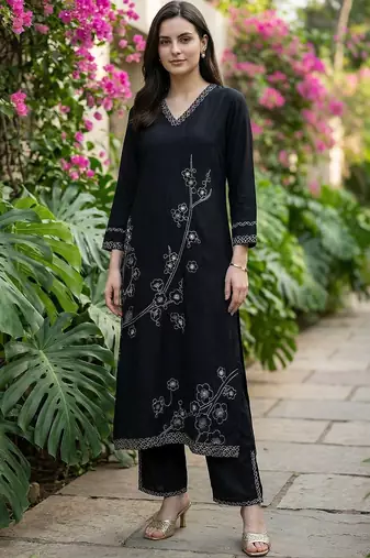 Women Floral Embroidered Thread Work Kurta with Palazzos