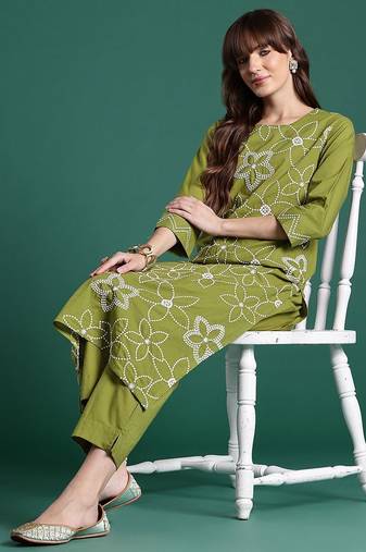 Floral Embroidered Thread Work Cotton Kurta & Trousers