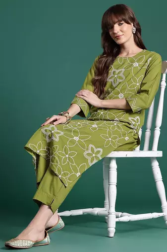 Floral Embroidered Thread Work Cotton Kurta & Trousers