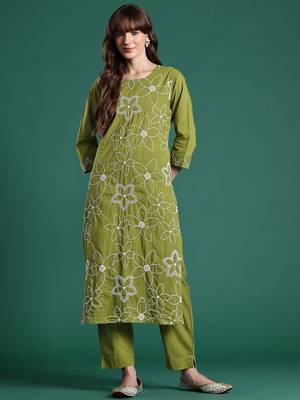 Floral Embroidered Thread Work Cotton Kurta & Trousers 4