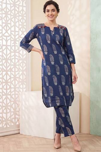 Women Ethnic Motifs Printed Cotton Kurta with Trousers