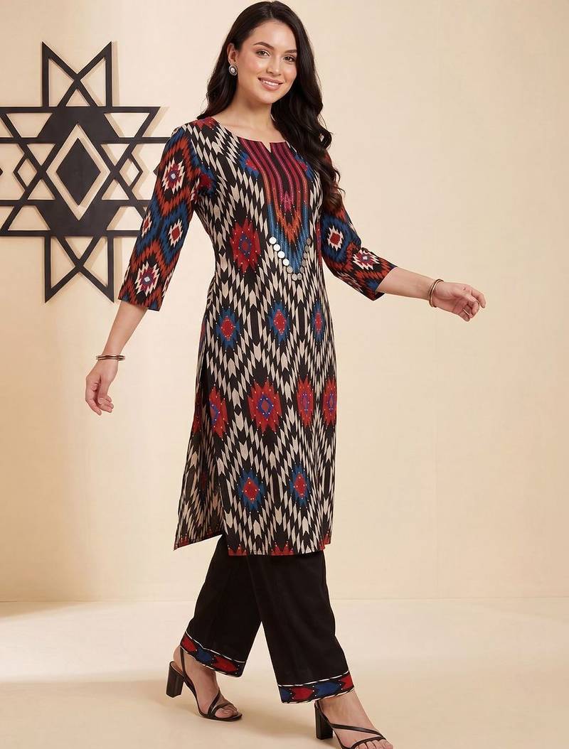 Women Printed Cotton Kurta with Trousers