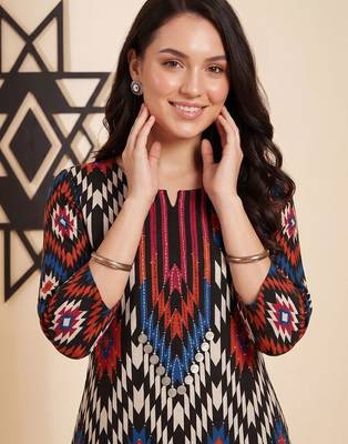 Women Printed Cotton Kurta with Trousers 2